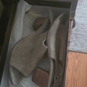 Franco Sarto Slingback Block Heel Sandals – Tan & Black (Women’s Size 11